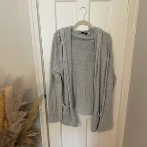 BDG Hooded Sweater - LARGE
